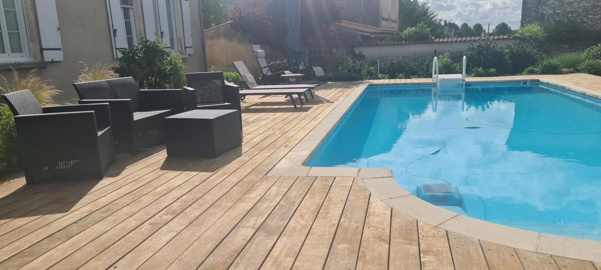 Gites De 2 A 11 Personnes Au Domaine D'Usson Echebrune Exterior photo