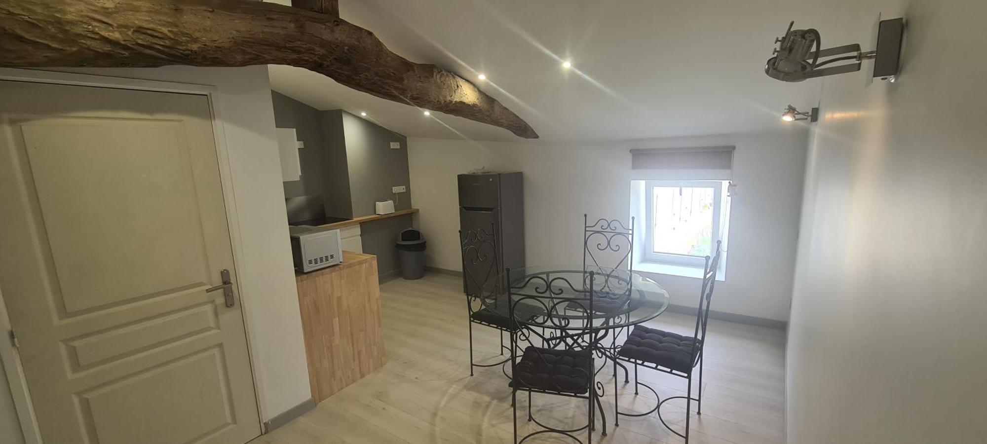 Gites De 2 A 11 Personnes Au Domaine D'Usson Echebrune Exterior photo